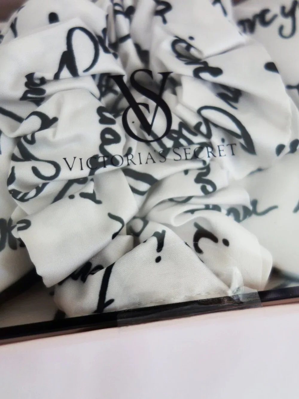Victoria's Secret 3-Piece Satin Accessories Gift Set Pillowcase NIB!